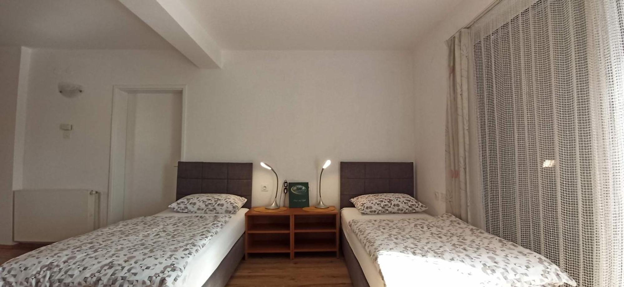 Studio Apartmani Ok Lipik מראה חיצוני תמונה